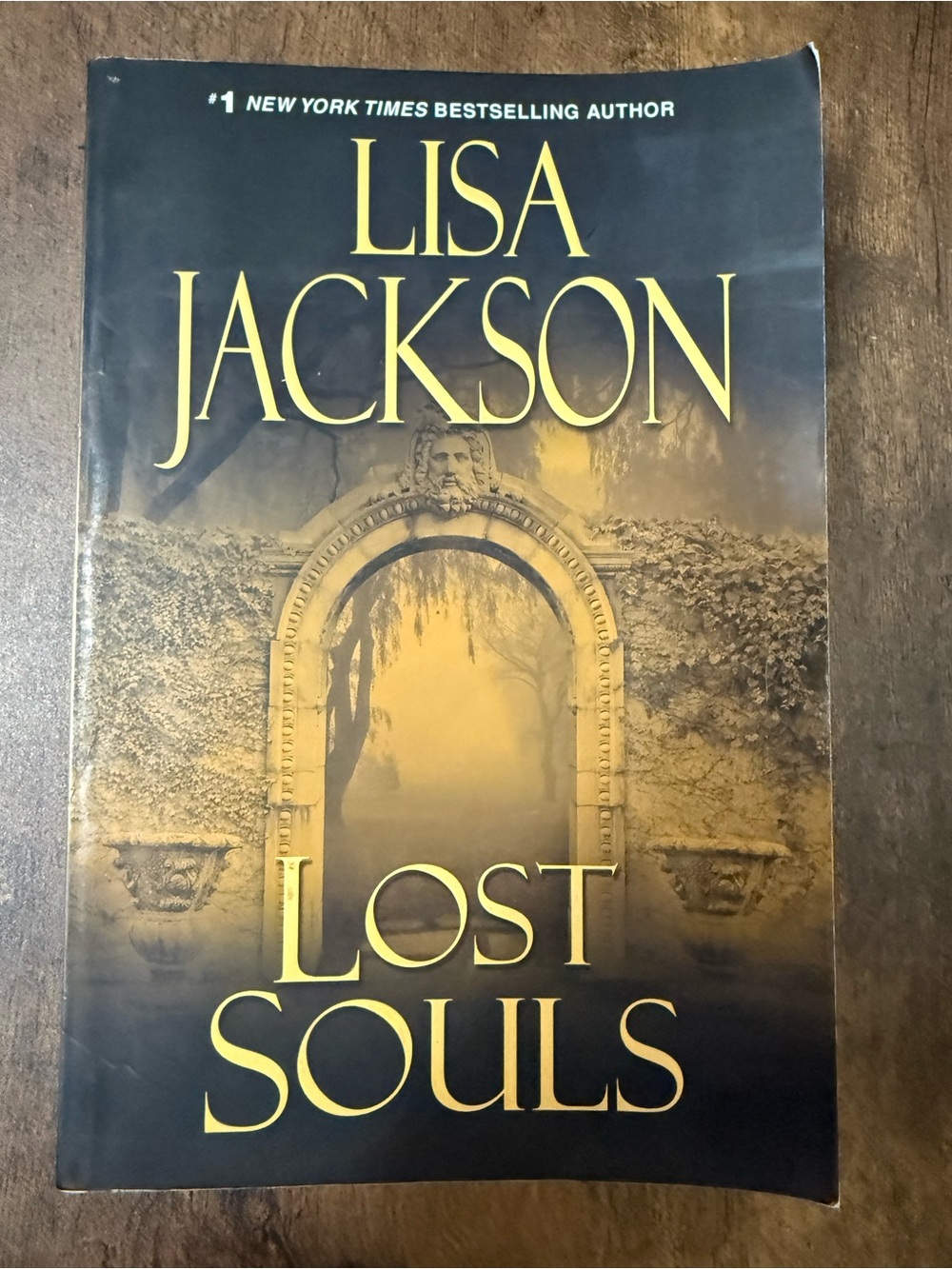 📚3 for $12📚 Lisa Jackson "Lost Souls" Paperback Book - Yellow/Black Cover